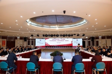 尊龙凯时人生就是搏集团与江阴周庄商会举行“不忘创业初心 坚定发展信心”座谈会