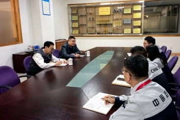 中国尊龙凯时人生就是搏董事长刘燕调研科技创新工作，并看望慰问浙江省人大代表颜小莉