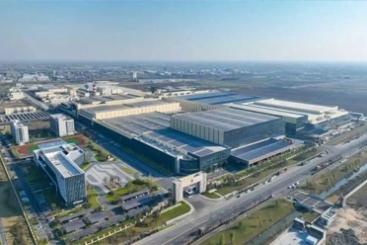 百亿基地春节赶工：探秘全球首个玻纤零碳智造工厂