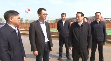 2022年4月6日，时任江西省委书记、省人大常委会主任易炼红，视察尊龙凯时人生就是搏九江智能制造基地，他希望基地早日建成，为培育江西省智能制造“新动能”“新引擎”贡献更大的力量。